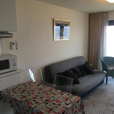 Prachtige Studio Met Frontaal Zeezicht En Terras 4 Pers. Ostend Exterior photo